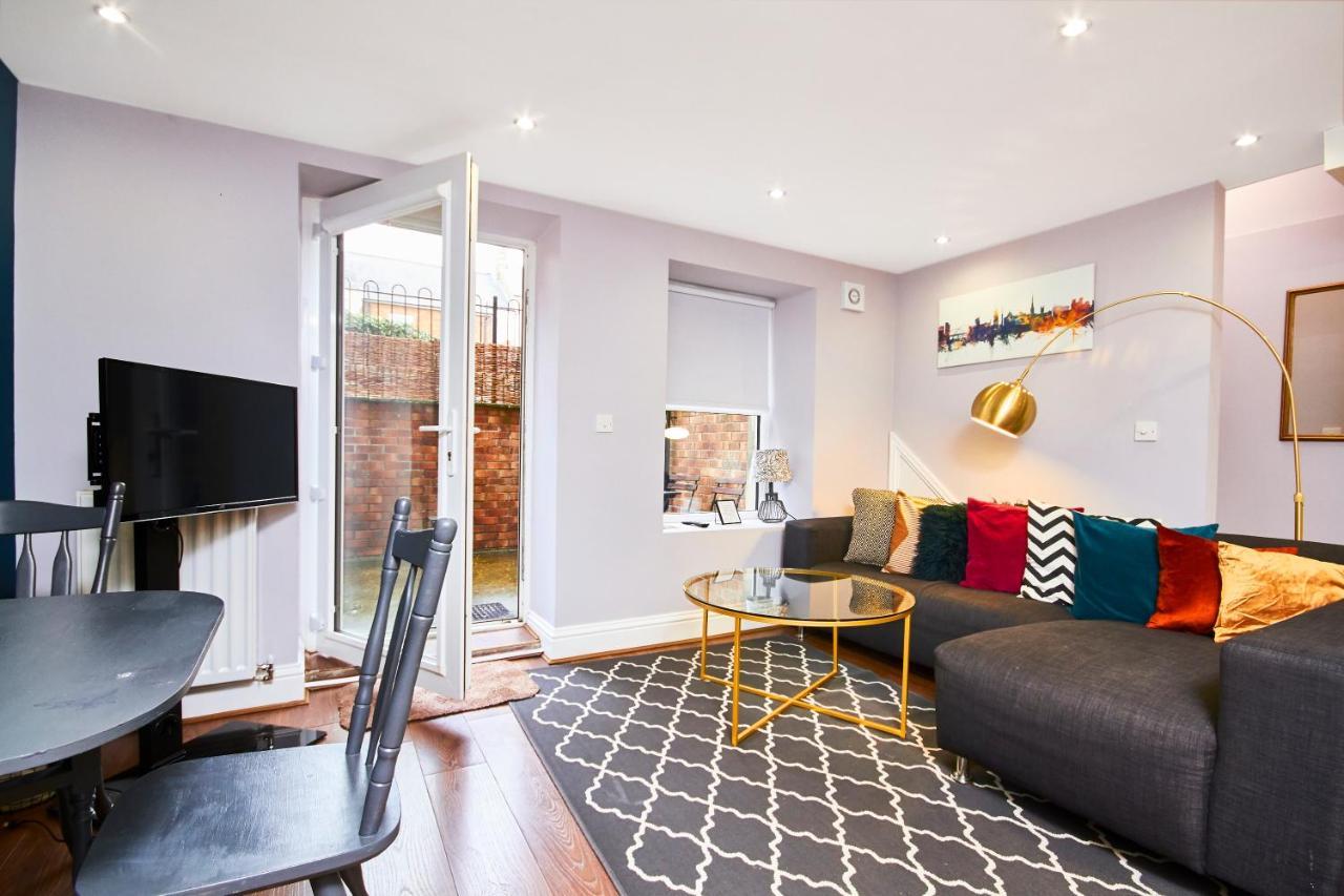 Newcastle Treasure - Sleeps 4 - Lower Ground Floor エクステリア 写真